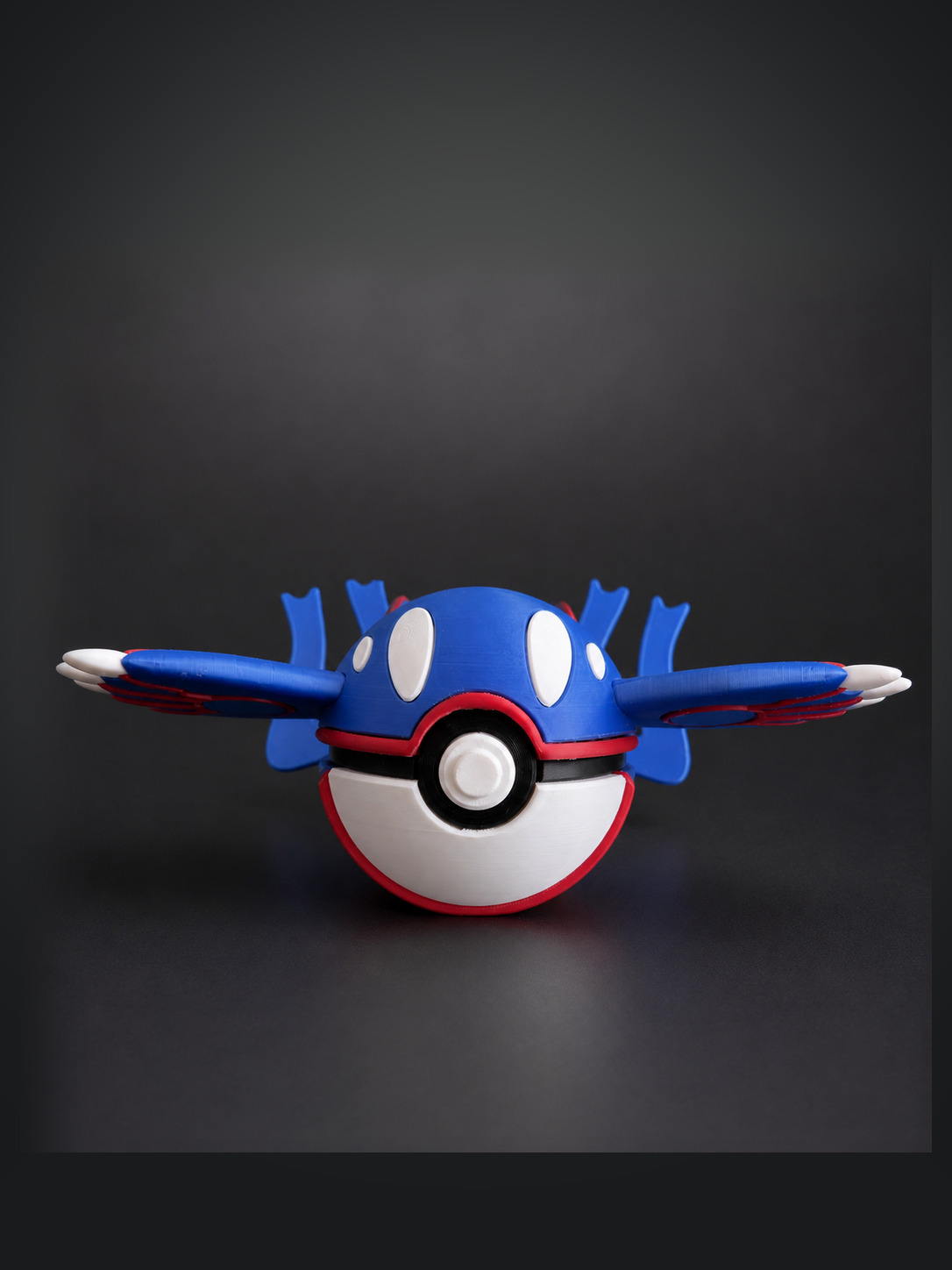 Vista frontal de la pokebola Kyogre